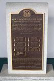 Plaque de Mgr François-Xavier Ross. Vue avant