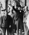 Deuxième conférence de Québec. L'Hon. Winston Churchill et W.L. Mackenzie King avec les parlementaires au Château Frontenac pour la conférence de Québec