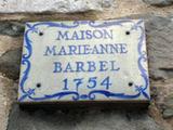 Plaque de la maison Marie-Anne-Barbel. Vue avant