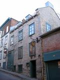 24-26, rue Sainte-Angèle. Détail. Vue avant