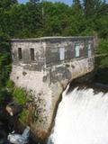 Barrage-déversoir et prise d'eau de la Chute-Montmorency. Vue latérale