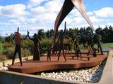 Sculpture (Mémorial des familles canadiennes). Vue latérale