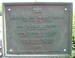 Plaque du Ministère des Travaux Publics. Vue avant