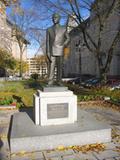 Monument d'Adélard Godbout. Vue avant