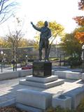 Monument de Louis-Joseph Papineau. Vue d'ensemble