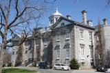 École secondaire Saint-Sacrement. Vue d'angle