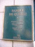 Plaque de l'édifice de la Banque de Québec. Vue avant