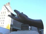 Sculpture du monument aux communautés religieuses enseignantes. Vue d'ensemble