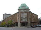 Édifice de l'ancien Hôtel-Château-Champlain. Vue avant