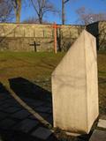 Plaques du premier cimetière de Québec. Vue d'ensemble