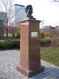 Monument d'Alexandre Pouchkine. Vue avant