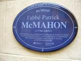 Plaque de l'abbé Patrick McMahon. Vue avant
