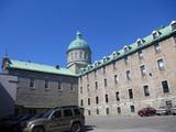 Maison mère du couvent des Religieuses hospitalières de Saint-Joseph de Montréal. Vue avant
