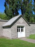 Charnier du cimetière des religieuses de l'Hôpital général de Québec. Vue latérale