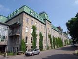 Bâtiment principal du collège Notre-Dame. Vue latérale