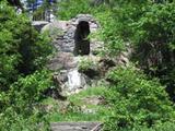 Grotte Notre-Dame-de-Lourdes. Vue avant