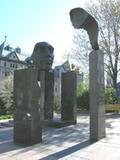 Monument des Frères éducateurs. Vue d'ensemble