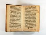 Livre (Relation de ce qui s'est passé en la Nouvelle France, es années 1640 et 1641 : envoyée au r. père provincial de la Compagnie de Jésus, de la province de France). Intérieur de l'imprimé avec notes manuscrites