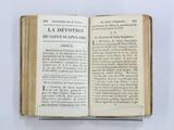 Livre (Instructions sur les dévotions du saint rosaire et du saint scapulaire, avec les prières et pratiques pour ces dévotions). Intérieur de l'imprimé