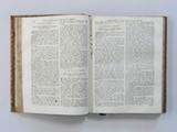 Livre (Divi Thomae Aquinatis doctoris angelici ordinis praedicatorum summae catholicae fidei contra gentiles lib. IV ad plurima exempla comparati, & emendati accedit dissertatio praevia Bernardi Mariae de Rubeis eiudem ordinis). Intérieur de l'imprimé avec signature