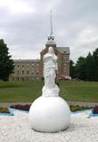 Monument de l'Assomption-de-la-Vierge. Vue avant