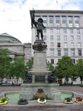 Monument à la mémoire de Paul de Chomedey, sieur de Maisonneuve. Vue avant