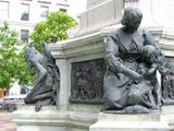 Détail du monument à la mémoire de Paul de Chomedey, sieur de Maisonneuve. Vue avant