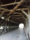 Pont couvert de Saint-Anaclet-de-Lessard. Vue intérieure