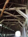 Pont couvert de Saint-Anaclet-de-Lessard. Vue intérieure