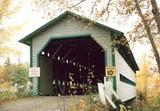 Pont couvert de Saint-Anaclet-de-Lessard. Vue avant