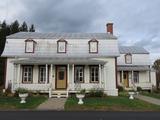 Presbytère de Saint-Bruno-de-Kamouraska. Vue avant