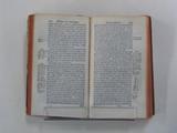 Livre (Histoire des variations des églises protestantes (Tome II)). Intérieur de l'imprimé avec signature