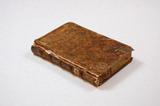 Livre (Dionysii Halicarnassei Nonnulla opuscula, à Stanislao Ilovio Polono nuc primùm latinitate donata, quae quinita pagina recensentur : ejusdem Ilouÿ & Robortelli de historica facultate commentatium culae). Extérieur de l'imprimé