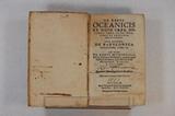 Livre (De rebus oceanicis et novo orbe, decades tres, Petri Martyris ab Angleria Mediolanensis : item eiusdem, De Babylonica legatione, libri III : et item De rebus Aethiopicis, Indicîs, Lusitanicis & Hispanicis : opuscula quedá historica doctissima, quae hodiè non facilè alibì reperiuntur, Damiani a Goes equitis lusitani : quae omnia sequens pagina latiùs demonstrat cum duplici locupletissimo indice). Page de titre