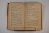 Livre (A yacht voyage : letters from high latitudes : being some account of a voyage in the schooner yacht "Foam", 85 O.M. to Iceland, Jan Mayen and Spitzbergen in 1856). Intérieur de l'imprimé avec signature