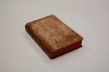 Livre (Nouveaux voyages dans l'Amérique Septentrionale : contenant une collection de lettres écrites sur les lieux, par l'Auteur, à son ami M. Douin, Chevalier, Capitaine dans les troupes du Roi, ci-devant son camarade dans le nouveau Monde). Extérieur de l'imprimé