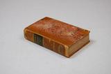 Livre (The history of England, from the revolution in 1688, to the death of George II : designed as a continuation of Hume (Tome IV)). Extérieur de l'imprimé