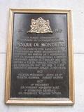 Plaque française du centenaire de la Banque de Montréal. Vue avant