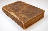 Livre (Dictionnaire universel, contenant généralement tous les mots françois tant vieux que modernes, et les termes de toutes les sciences & des arts ... (Tome I)). Extérieur de l'imprimé