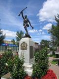 Monument aux Braves. Vue avant