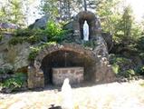 Grotte de Notre-Dame-de-Lourdes. Vue avant