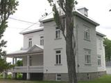 Presbytère de Saint-Rémi. Vue latérale