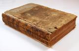 Livre (Dictionnaire universel : contenant généralement tous les mots françois tant vieux que modernes, et les termes des sciences & des arts... (Tome I)). Extérieur de l'imprimé