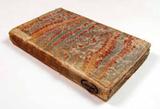 Livre (Nouveaux voyages aux Indes occidentales : contenant une relation des différens peuples qui habitent les environs du grand fleuve Saint-Louis, appelé vulgairement Mississipi, leur religion, leur gouvernement, leurs moeurs, leurs guerres & leur commerce (Tome I)). Extérieur de l'imprimé
