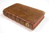 Livre (Joannis de Laet Antwerpiani Notae ad dissertationem Hugonis Grotii De origine gentium americanarum : et observationes aliquot ad meliorem indaginem difficillimae ilius quaestionis). Extérieur de l'imprimé