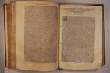 Livre (Terzo volume delle navigationi et viaggi raccolto gia da M. Gio. Battista Ramvsio nel qvale si contengono Le Nauigationi al Mondo Nuovo, à gli Antichi incognito, fatte da Don Christoforo Colombo Genouese, che fu il Primo à scoprirlo à i Re Catholici, detto hora l'Indie occidentali, con gl'acquisti fatti da lui, & accresciuti poi da Fernando Cortese, da Francesco Pizzarro, & altri valorosi Capitani, in diuerse parti delle dette Indie, in nome di Carlo V. imp. Con lo scoprire la gran Città di Temistitan nel Mexico, doue hora è detto la Nvova Spagna, & la gran Prouincia del Perù, Il grandissimo fiume Maragnon, Et altre Città, Regni, & Prouincie. Le Nauigationi fatte dipoi alle dette Indie, poste nella parte verso Maestro Tramontana, dette hora la Nvova Francia, scoperte al Re Christianiss. La prima volta da Bertoni & Normandi, Et dipoi da Giouanni. da Verrazzano Fiorentino, & dal Capitano Iacques Carthier. Si come si legge nelle diuerse Relationi, tradotte da Ramusio di Lingua Spagnuola & Francese nella nostra, & raccolte in questo volume. Con Tauole di Geographia, che dimostrano il sito di diuerse Isole, Città, & Paesi. Et Figure diuerse di Piante, & altre cose à noi incognite. Et con L'Indice copiosissimo di tutte le cose piu notabili in esso contenute (Volume III)). Intérieur de l'imprimé
