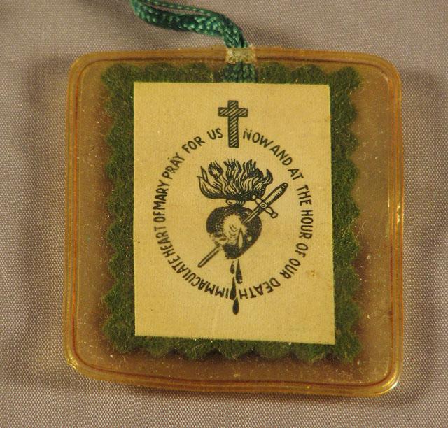 Scapulaire Répertoire du patrimoine culturel du Québec