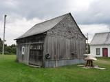 108, rang de la Pointe-Lévis. Cuisine d'été. Vue latérale