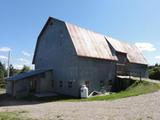 121, rang de la Pointe-Lévis (avec remise). Grange. Vue latérale