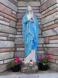 Sanctuaire de la Vierge-de-Lourdes. Statue de la Vierge